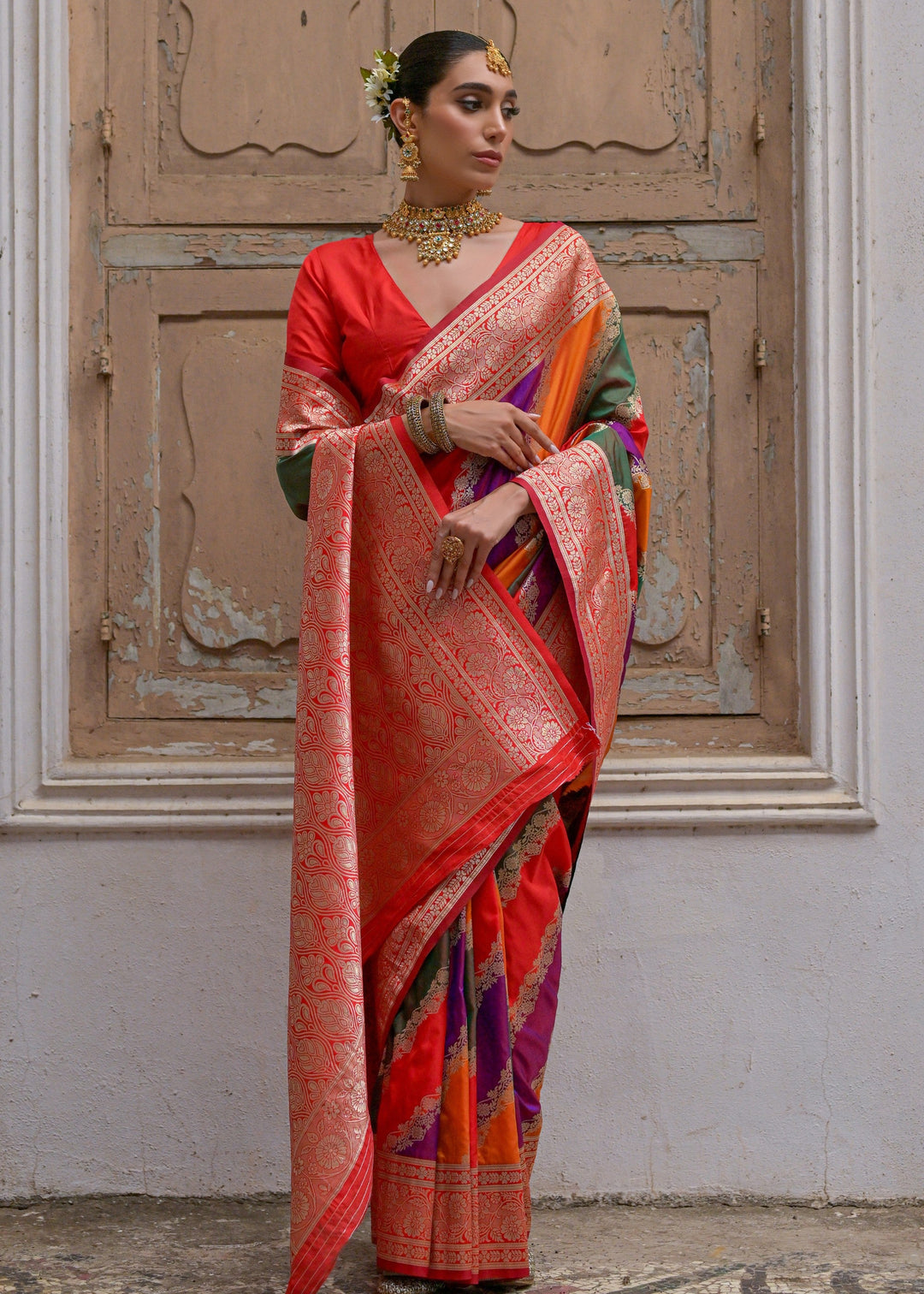 Red Leriya Zari Woven Saree With Contrast Pallu