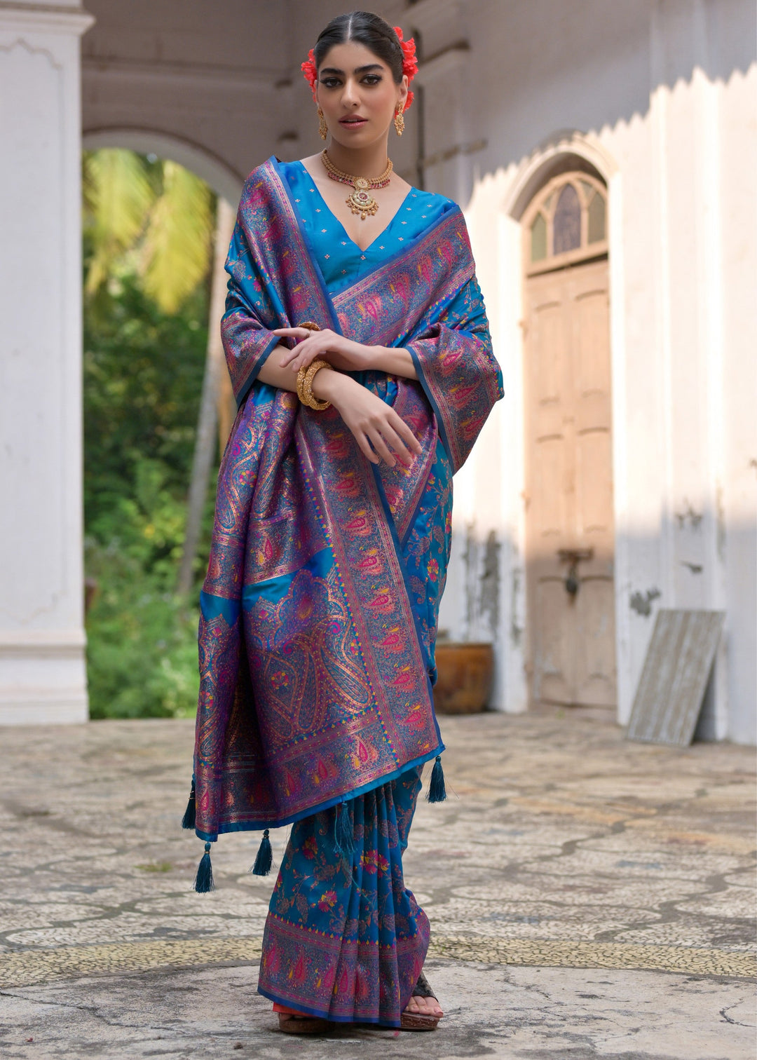 Firozi Thread Woven Jal & Flower Silk Saree With Thread Woven Pallu