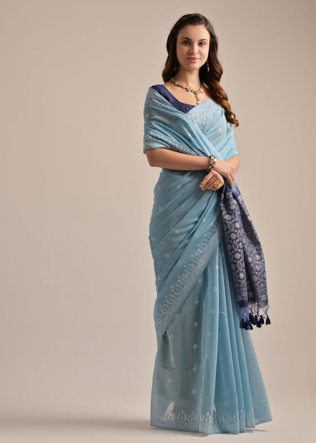 Firozi Thread Butti Lakhnawi Weaves Muga Cotton Saree With Contrast Pallu