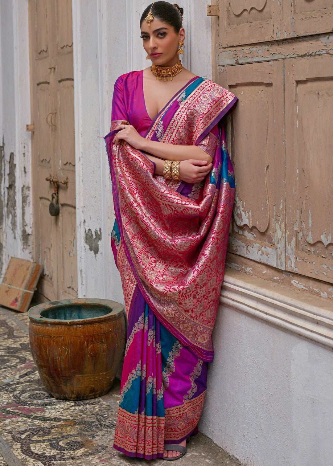 Pink Leriya Zari Woven Saree With Contrast Pallu