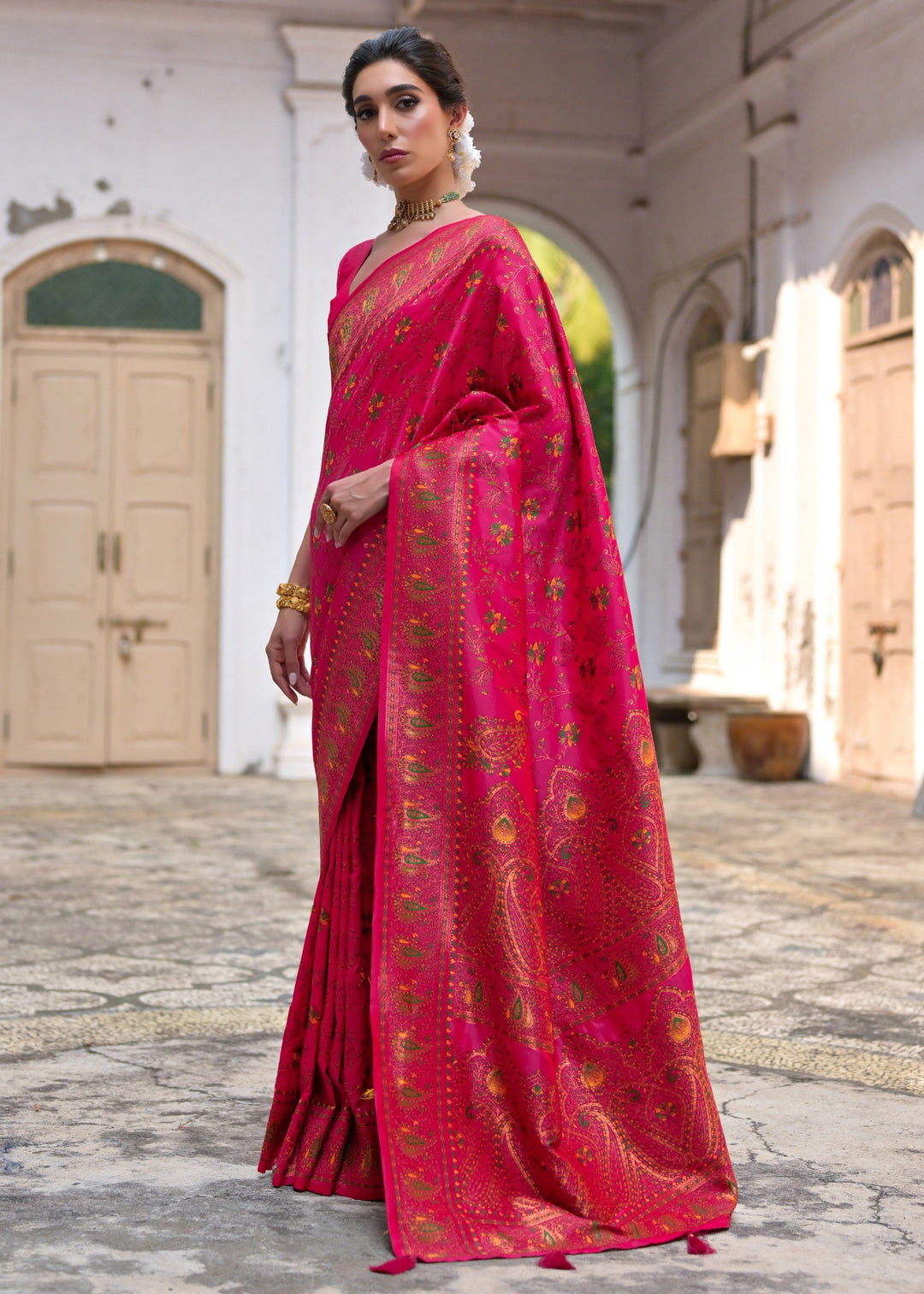 Pink Thread Woven Jal & Flower Silk Saree With Thread Woven Pallu