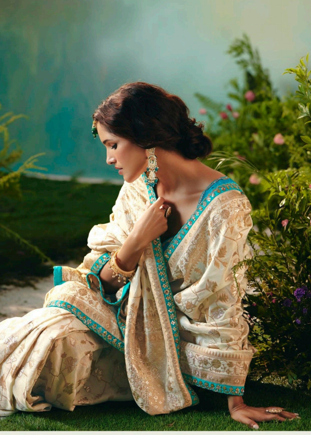 Off-White Viscose Dola Silk Saree