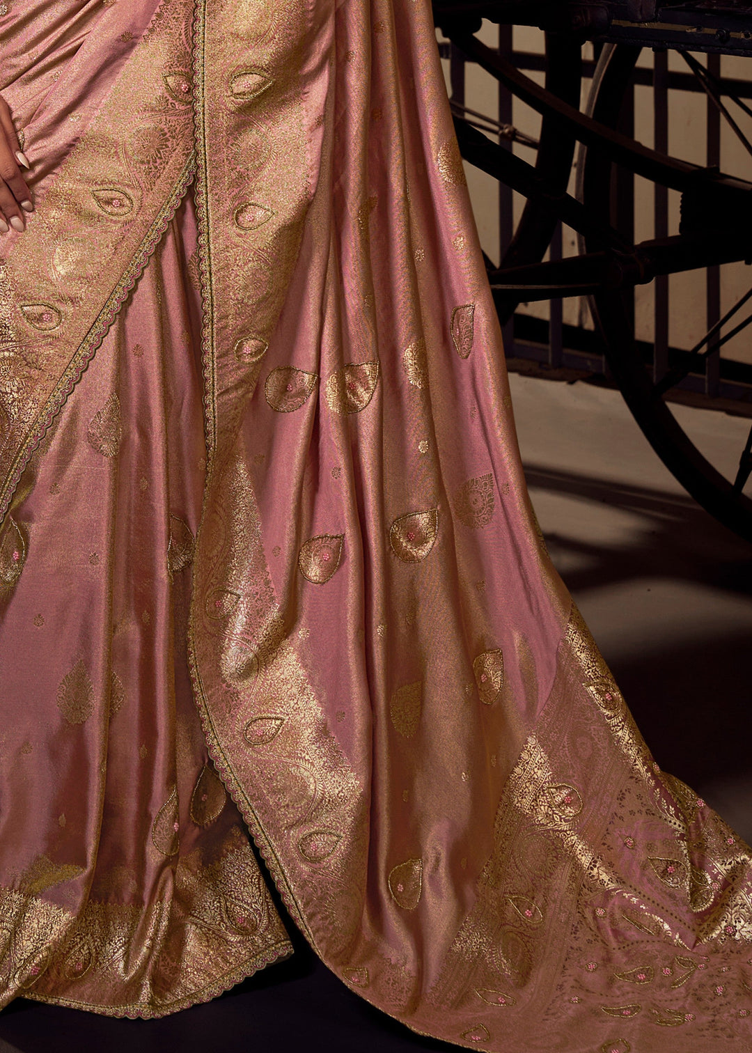 Shades of Pink Viscose Tissue Silk Saree