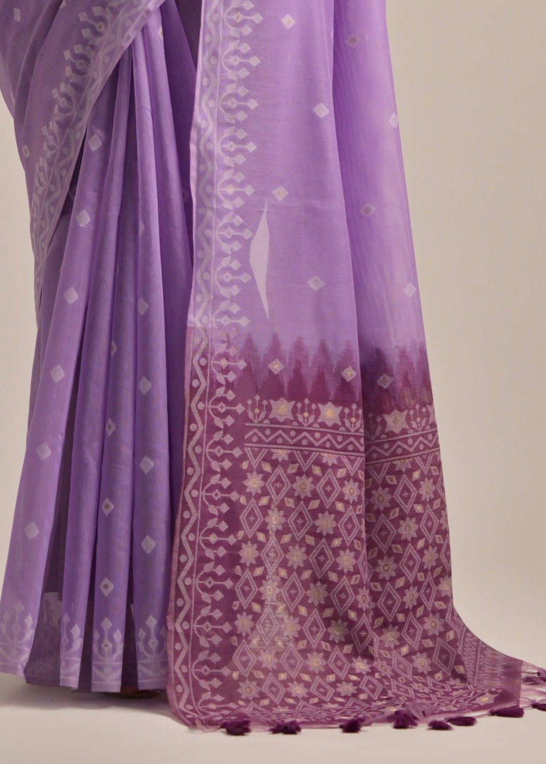 Lavender Thread Butti Lakhnawi Weaves Muga Cotton Saree With Contrast Pallu