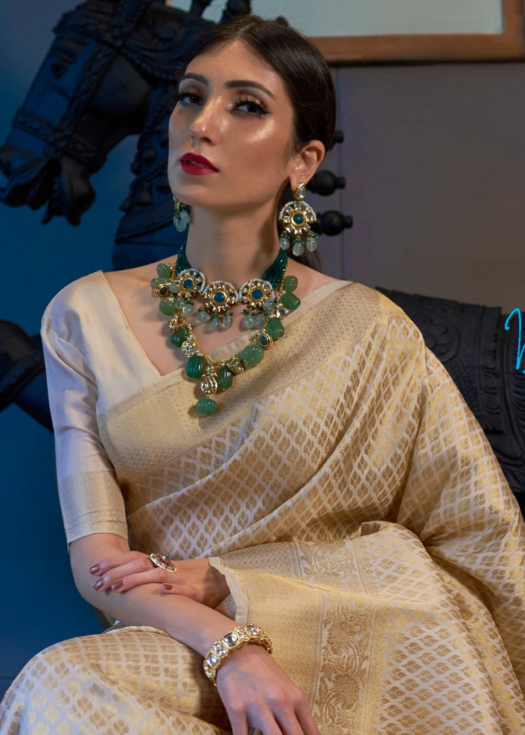 Golden Kanjivaram Soft Woven Silk Saree : Top Pick