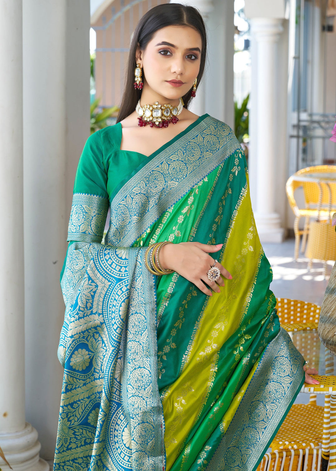 Green Leriya Zari Woven Banarasi Silk Saree With Contrast Pallu
