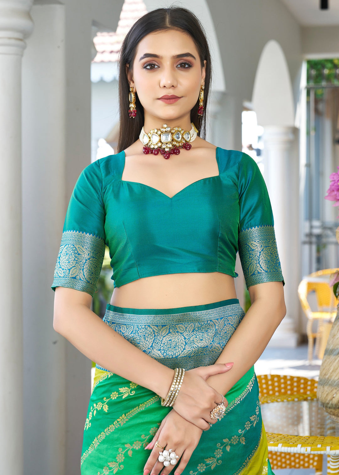 Green Leriya Zari Woven Banarasi Silk Saree With Contrast Pallu